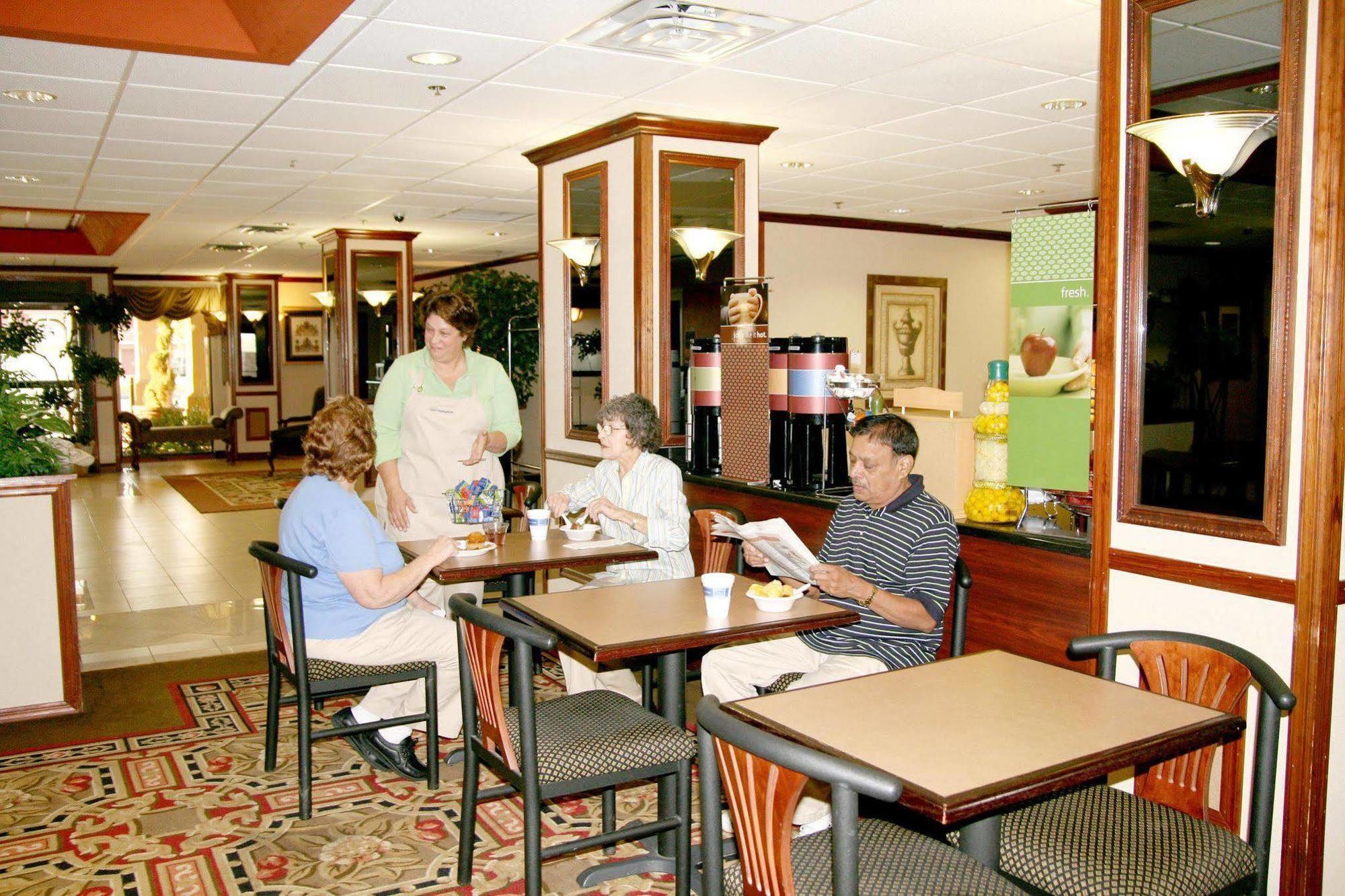 Hampton Inn Indianapolis-Sw-Plainfield Restaurant photo